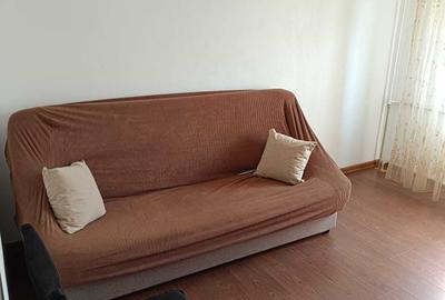 Apartament cu 3 camere decomandat în Vitan