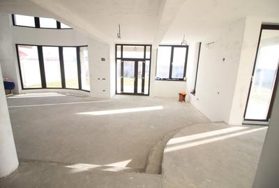 Casă cu 8 camere cu Teren 2500 Mp în Nord - 8