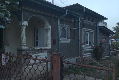 Casă cu 3 camere în Central