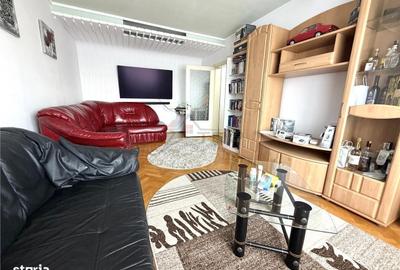 Apartament cu 3 camere decomandat în Nicolina