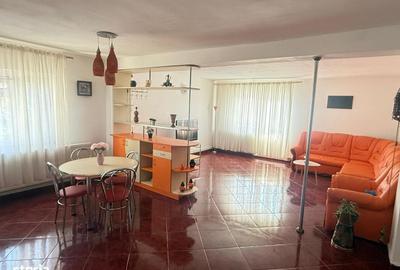 Apartament cu 4 camere decomandat în Micro 3