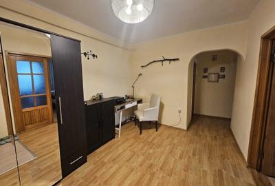 Apartament cu 2 camere decomandat în Canta - 3