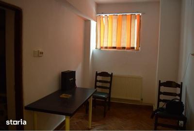 Apartament cu 3 camere în Tineretului - 4