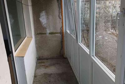 Apartament cu 2 camere semidecomandat în Mioriței