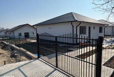 Casă cu 3 camere în Mihăești
