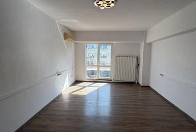 Apartament cu 2 camere decomandat în Națiunile Unite - 3