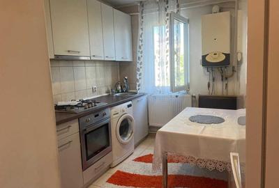 Apartament cu 2 camere semidecomandat în Podu Roș