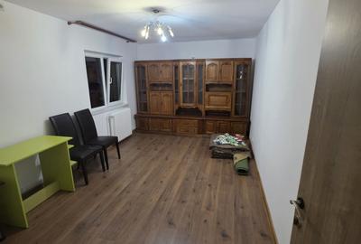 Apartament cu 2 camere decomandat în Canta