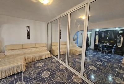 Apartament cu 3 camere decomandat în Prundu