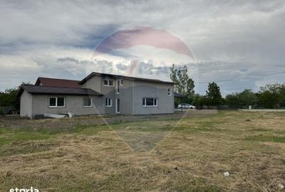 Casă cu 6 camere cu Teren 2952 Mp în Colceag