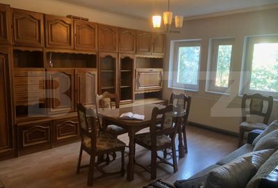 Apartament cu 3 camere decomandat, mobilat în Semicentral