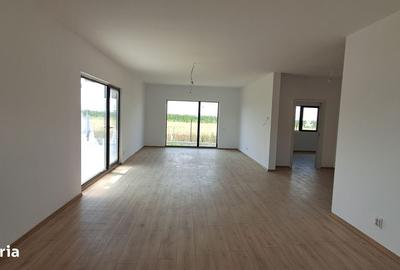 Casă cu 3 camere în Prejmer