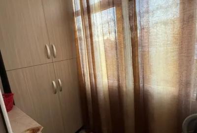 Apartament cu 2 camere semidecomandat în Craiovița Nouă
