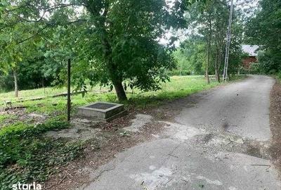 Teren de 5200 mp, în Bucovăț