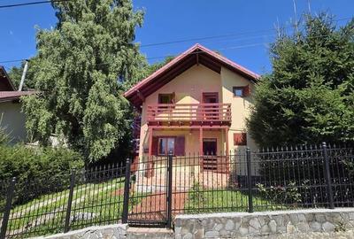 Casă cu 4 camere cu Teren 355 Mp în Central