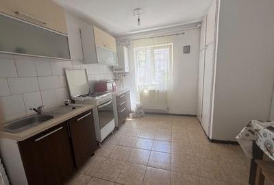 Apartament cu 2 camere semidecomandat în Cetate