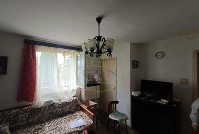 Apartament cu 3 camere semidecomandat, mobilat în Reghin - 1