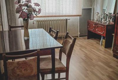 Apartament cu 2 camere decomandat în Sud