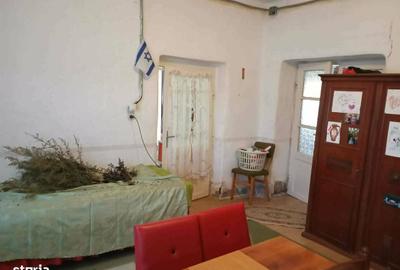Casă cu 4 camere cu Teren 1407 Mp în Central