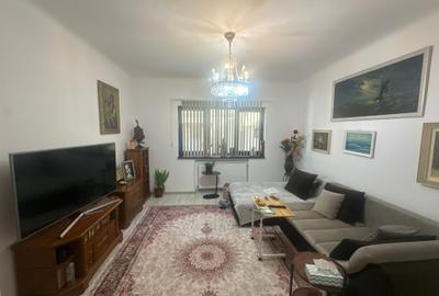 Apartament cu 3 camere decomandat în Foișorul de Foc