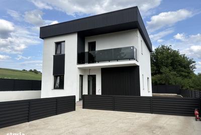 Casă cu 4 camere în Exterior Vest