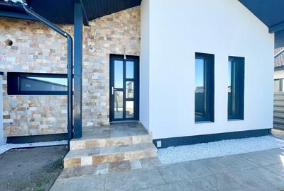 Duplex cu 4 camere cu Canalizare în Moșnița Nouă