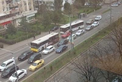 Apartament cu 2 camere decomandat, mobilat în Republicii - 12