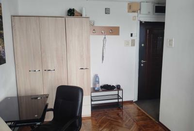 Garsonieră decomandată în Berceni - 2
