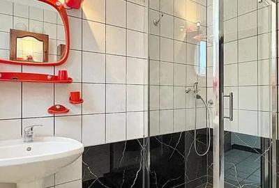 Apartament cu 3 camere decomandat în Central - 1
