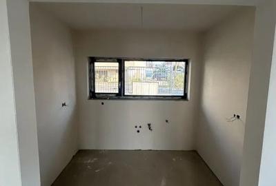Casă cu 4 camere cu Teren 300 Mp în Andrei Mureșanu