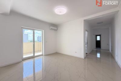 Apartament cu 3 camere semidecomandat în Torontalului