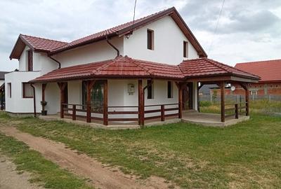 Casă cu 4 camere în Frumușeni - 5