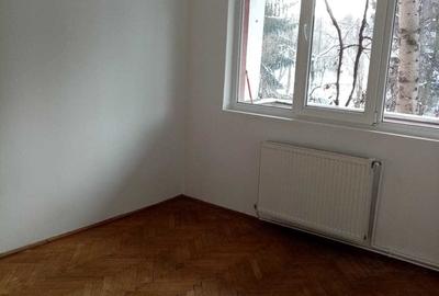 Apartament cu 2 camere semidecomandat în Tudor