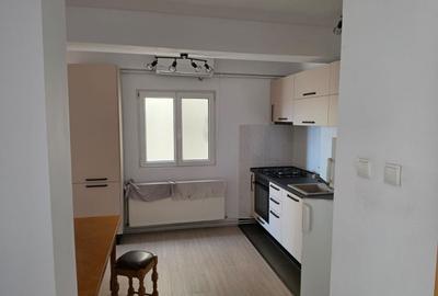Apartament cu 3 camere decomandat în Gheorghe Lazăr - 3