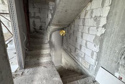 Casă cu 4 camere în Central