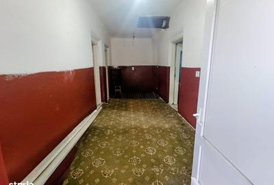 Casă cu 3 camere în Central