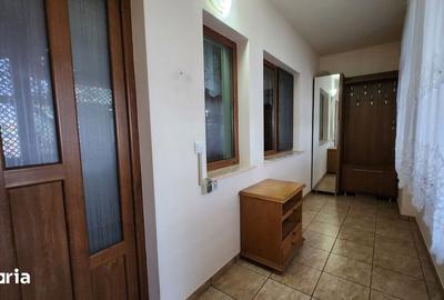 Casă cu 4 camere cu Teren 595 Mp în Prundu