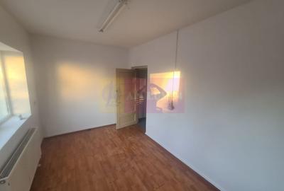 Casă individuală cu 4 camere cu Canalizare în Central - 5