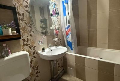 Apartament cu 3 camere decomandat în Rogerius