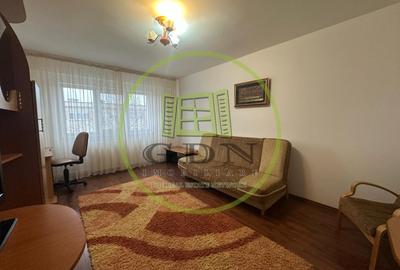 Apartament cu 3 camere decomandat, mobilat în Rovine