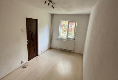 Apartament cu 3 camere semidecomandat în Dacia - 3