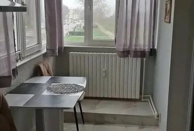 Garsonieră decomandată în Far - 2