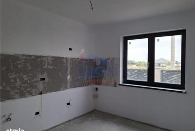 Casă cu 3 camere în Domnești