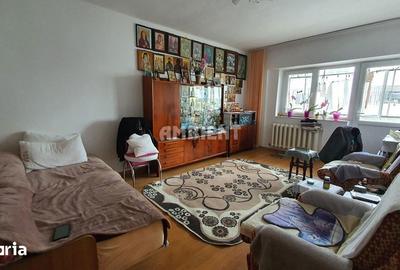 Apartament cu 3 camere decomandat în Traian - 1