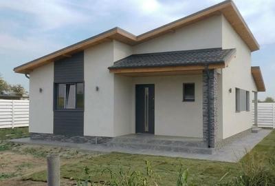 Casă cu 3 camere în Crâng