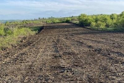 Teren de 2800 mp, în Valea Lungă