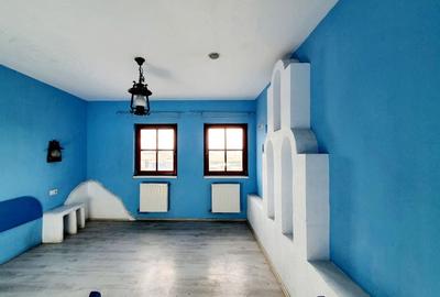 Spațiu comercial, de 1,800 mp, în 13 Decembrie - 6