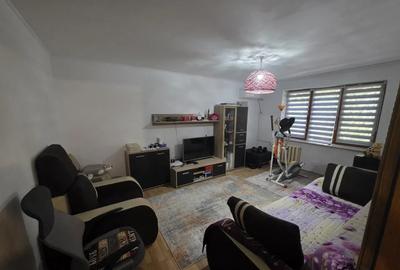 Apartament cu 3 camere, mobilat în Gorjului