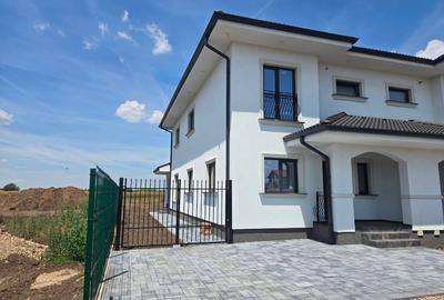 Duplex cu 5 camere cu Canalizare în Dumbrăvița - 8