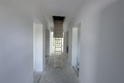Casă cu 4 camere în Crevedia - 2